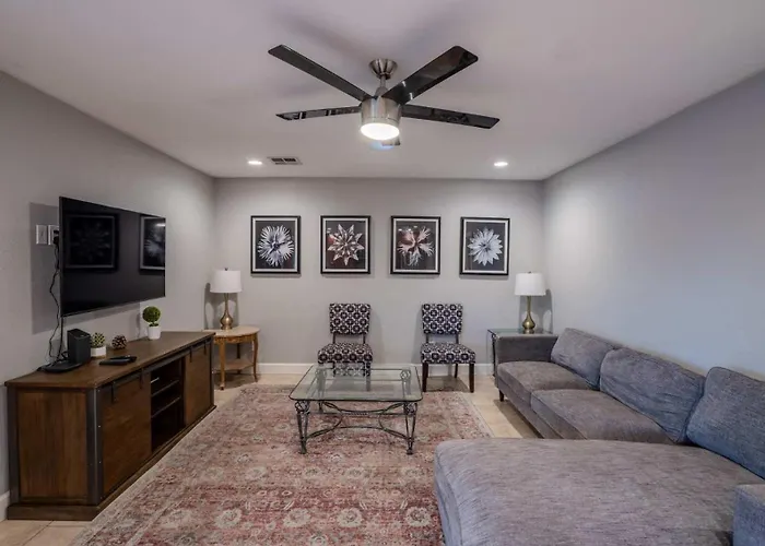 3bdr Remodeled Scottsdale Desert Pool Oasis And Entertainment Holiday home
