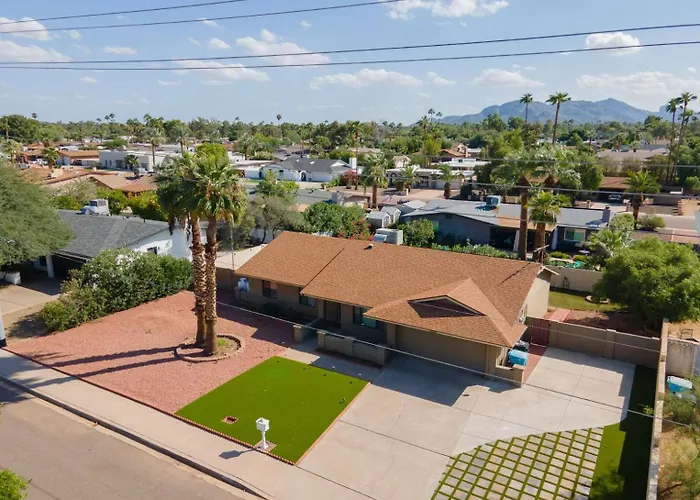 Holiday home 3bdr Remodeled Scottsdale Desert Pool Oasis And Entertainment